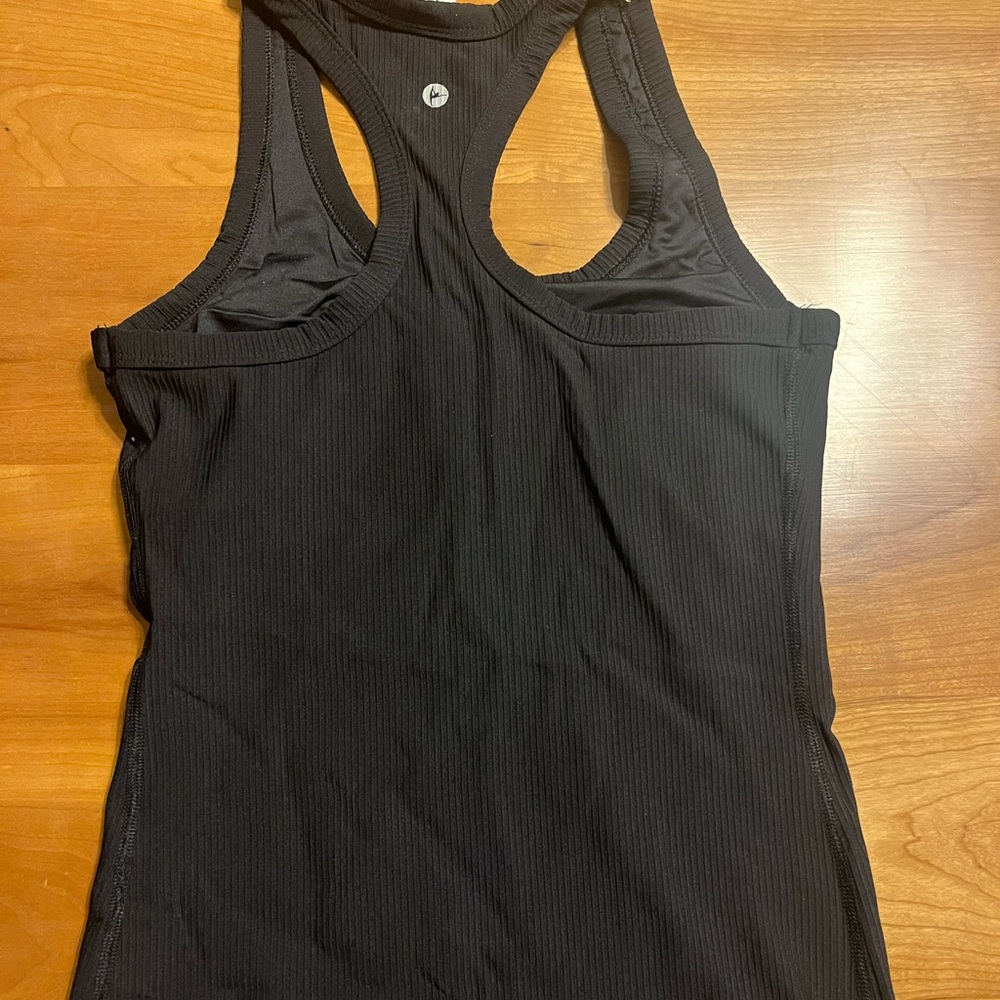 Black workout top